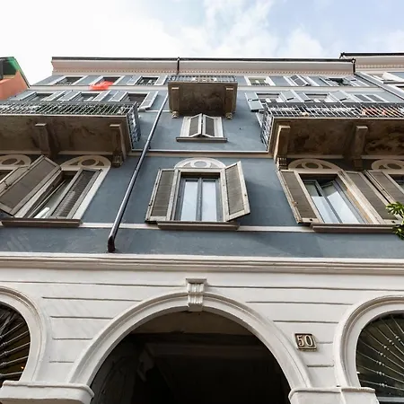 Apartment Domus Ticinese Milan